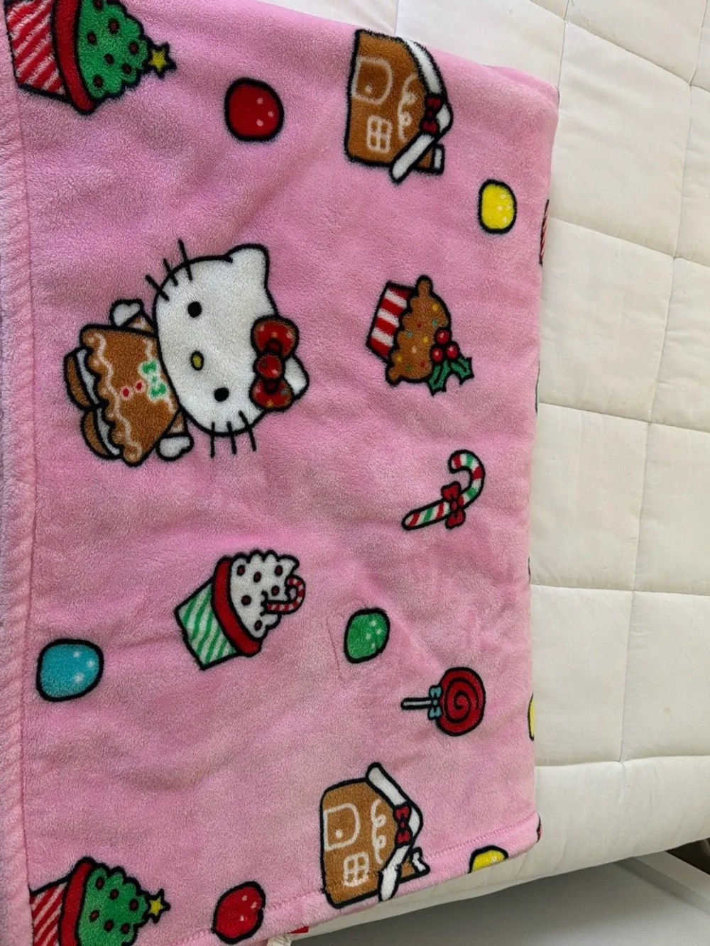 Hello Kitty pink patterned